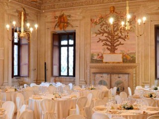 ' .  addslashes(Castello del Catajo) . '