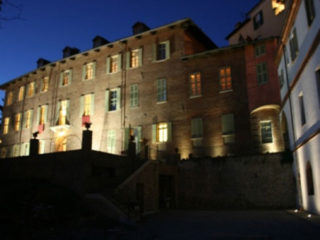 ' .  addslashes(Castello di Trofarello) . '