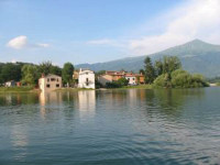 ' .  addslashes(Agriturismo piccolo lago) . '