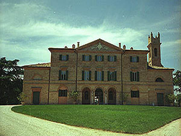 Villa centofinestre