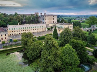' .  addslashes(Castello del Catajo) . '