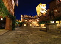 ' .  addslashes(Castello di Pavone) . '