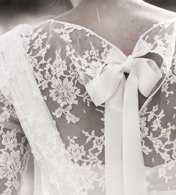 Fra le tendenze abiti da sposa in rilievo la sposa ispirata allo stile vintage