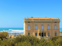 ' .  addslashes(Hotel Universal) . '