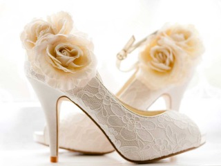 Le scarpe per la sposa: un accessorio unico per rendere indimenticabile il giorno delle nozze