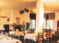 ' .  addslashes(Billy Bau Bar & Restaurant) . '