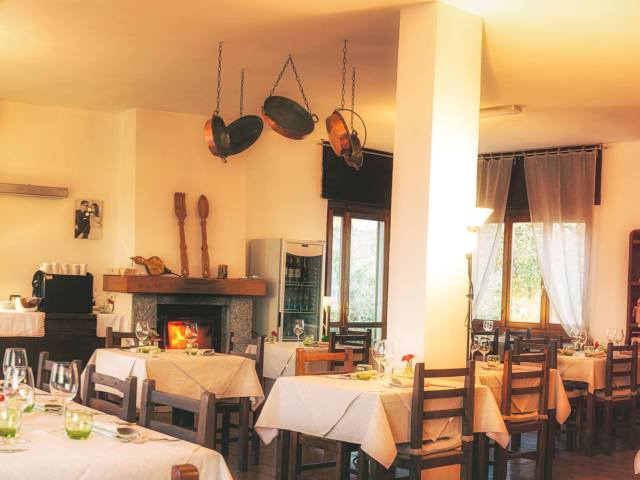 Billy Bau Bar & Restaurant