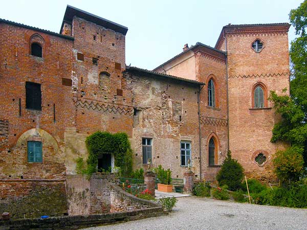 Castello di Sannazzaro