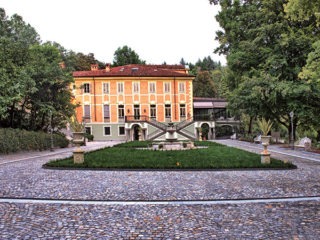 ' .  addslashes(Villa Sassi) . '