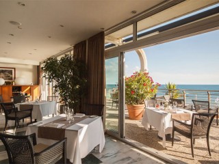 ' .  addslashes(Hotel Excelsior) . '