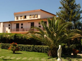 ' .  addslashes(Hotel Rodeo) . '