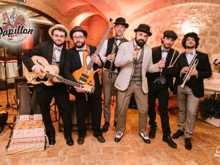 ' .  addslashes(Papillon Vintage Band) . '