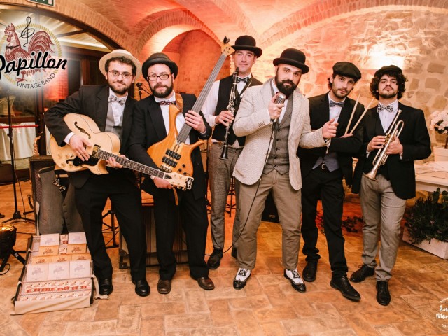 Papillon Vintage Band