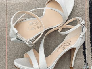 ' .  addslashes(Unique by Lara Riondato) . '