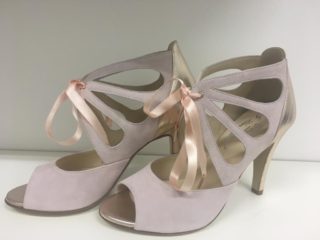 ' .  addslashes(Unique by Lara Riondato) . '