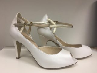 ' .  addslashes(Unique by Lara Riondato) . '