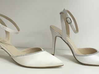 ' .  addslashes(Unique by Lara Riondato) . '