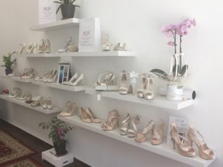 ' .  addslashes(Unique by Lara Riondato) . '