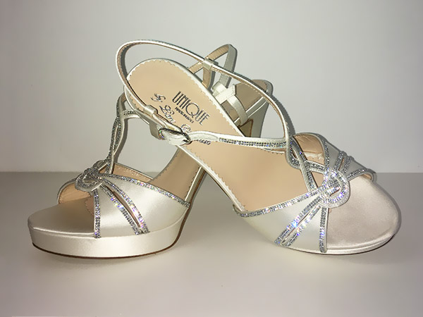 Unique by Lara Riondato