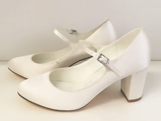 ' .  addslashes(Unique by Lara Riondato) . '